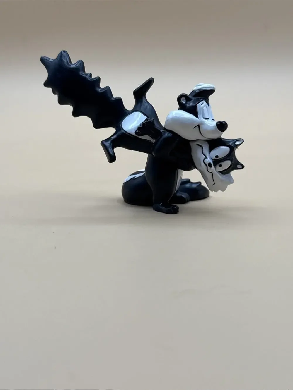1994 Star Toys Warner Bros Looney Tunes Pepé Le Pew and Penelope Pussycat